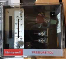 ONE NEW Honeywell PRESSURETROL L404C 1147 Controller Fast USPS Shipping picture