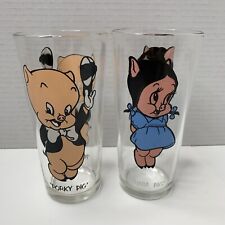 Vintage Porky Pig & Petunia Collector Warner Bros 1973 Looney Tunes Glass picture