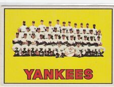 1967 Topps NEW YORK YANKEES #131 MICKEY MANTLE Vintage Baseball Card picture
