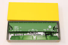 HO Accurail 12048 ACF 3-Bay Covered Hopper BNSF 403716 Green Kit picture