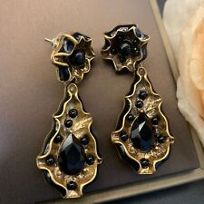 Vintage palace style elegant design and irregular temperament earrings and earri picture
