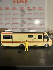 Greenlight 1/64 1986 Fleetwood Bounder Breaking Bad Rare Diecast Collection Car picture