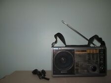 Magnavox D2935 AM/FM/Shortwave/Ham SSB PLL Synthesized World Band Radio Receiver picture