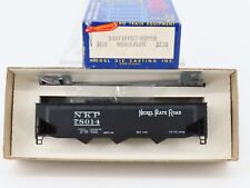 HO Scale Roundhouse MDC 1613 NKP Nickel Plate Road 3-Bay Offset Hopper 78014 Kit picture