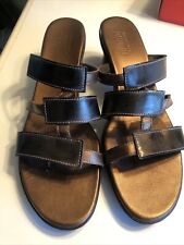 Munro Jan bronze patent leather strappy slip on heeled sandals size 8.5 N picture