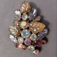 Vintage Beautiful Weiss Leaf Shaped Brooch W/Leaf Shaped Stones picture