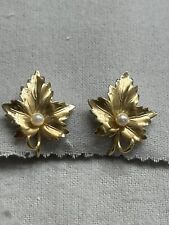 Vintage Harry S Brick 14k Gold Maple Leaf Pearl Screw Back Earrings  5.8 Grams picture