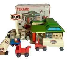 Vintage Playskool Texaco Familiar Places Activity Toy Gas Station 1975 ORIG. BOX picture