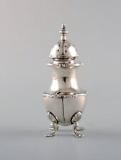 English pepper shaker in silver. Late 19th century. picture