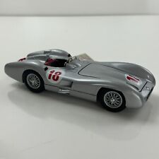 Franklin Mint 1954 Mercedes Benz 1/24 Scale W196R Racer 18 Silver Model picture
