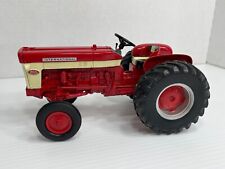 1/16 ERTL - International Harvester 460 Utility Tractor  (1/16 Scale) picture