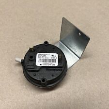 Honeywell IS20205-6117 Air Pressure Switch HK06WC100 picture