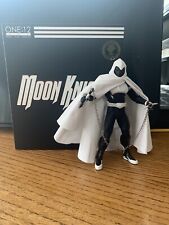 Displayed Mezco One:12 Collective Moon Knight (Mezco Exclusive) picture