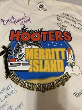 Rare Vintage 90’s Hooters Shirt T Shirt White Mens Med Signed By Hooters Girls picture