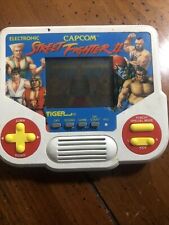 1988 Tiger Electronics Handheld Game Capcom Street Fighter II - CLEAN & WORKING picture