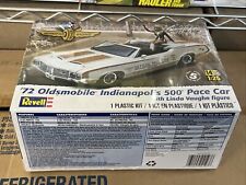 REVELL 1972 OLDSMOBILE INDY 500 PACE CAR W/ LINDA FIGURE SEALED CIRCA 2015 VMCP picture
