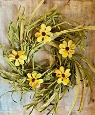 New Primitive RUSTIC GRASS YELLOW DAISY CANDLE RING Wreath 4