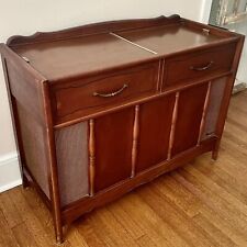 Early 60’s Magnavox Console Stereo - Turntable And AM/FM Radio picture
