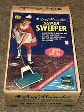 1960s Suzy Homemaker Super Sweeper  and box Rare picture