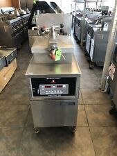 Henny Penny PFE500.01 48 lb Electric Pressure Chicken Fryer - 208v/3ph picture