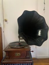 Antique VICTOR V Phonograph with Original  Horn picture