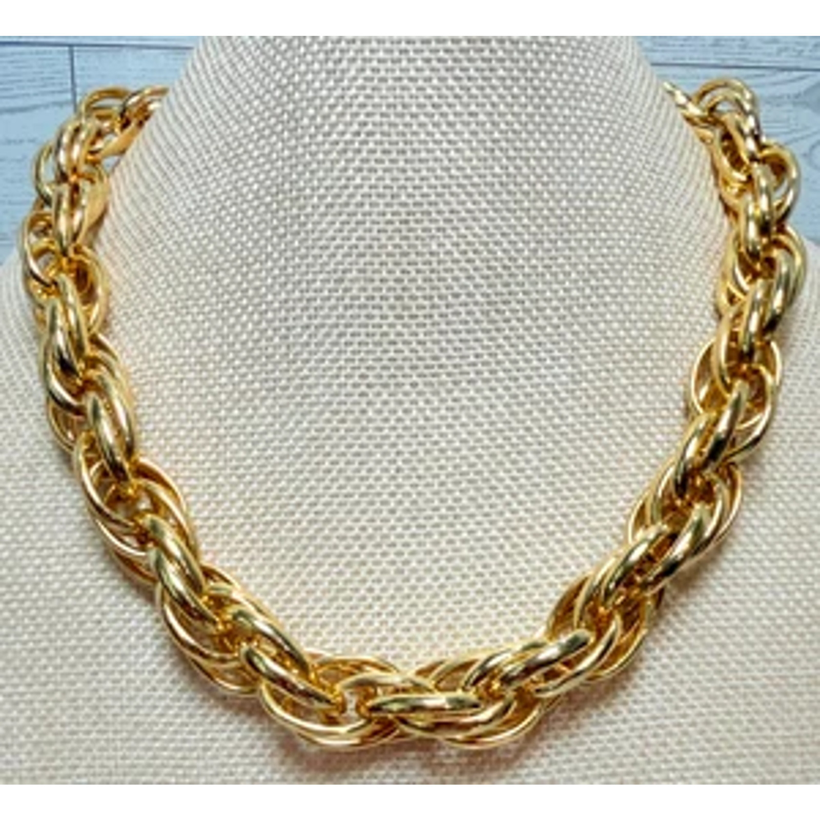1980s 1AR by UnoAerre 18k Gold-Plated Triple Link Necklace 1980s 1AR by UnoAerre 18k Gold-Plated Triple Link Necklace