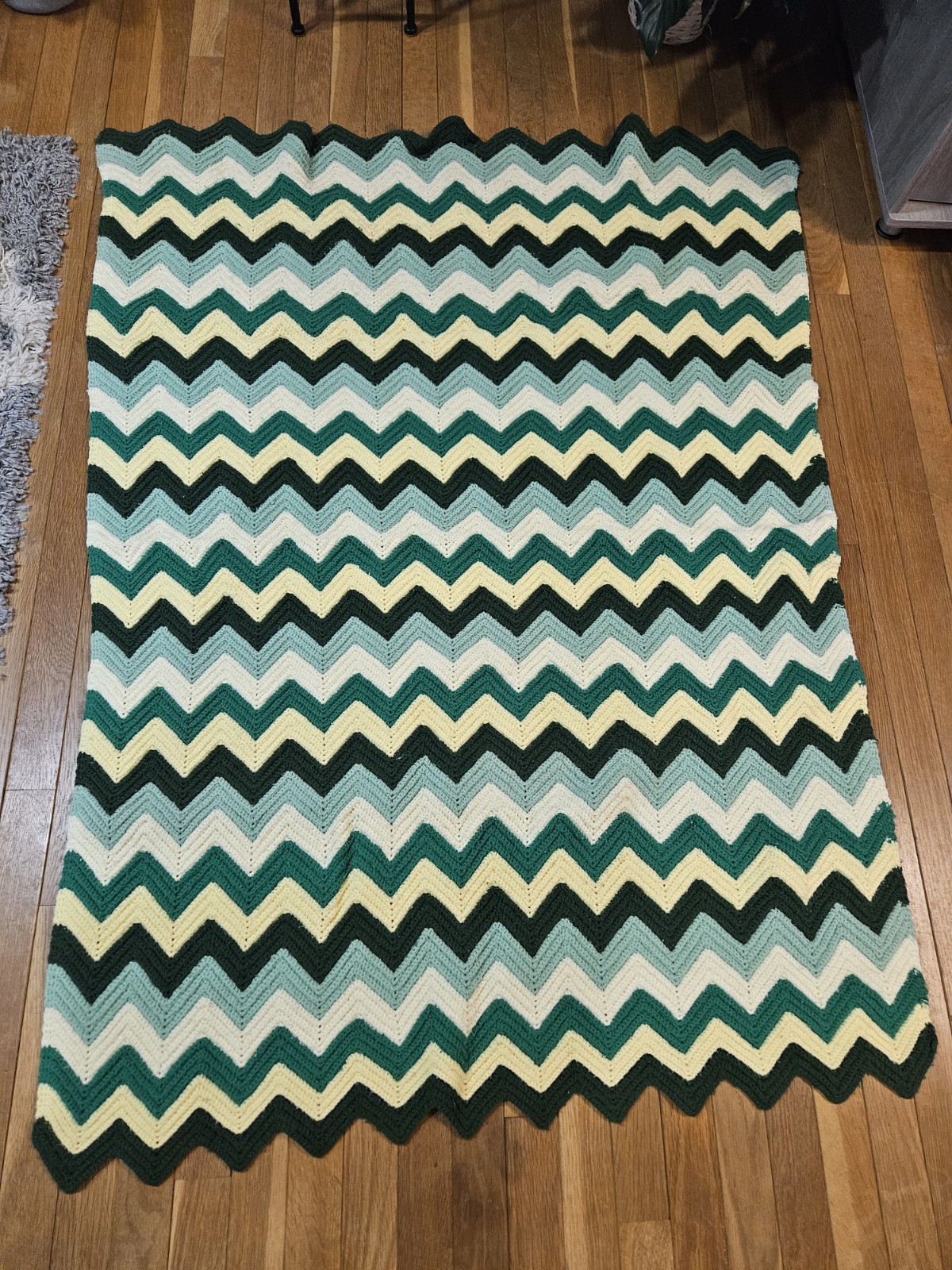 80s Handmade Crochet Afghan Throw Blanket 41\
