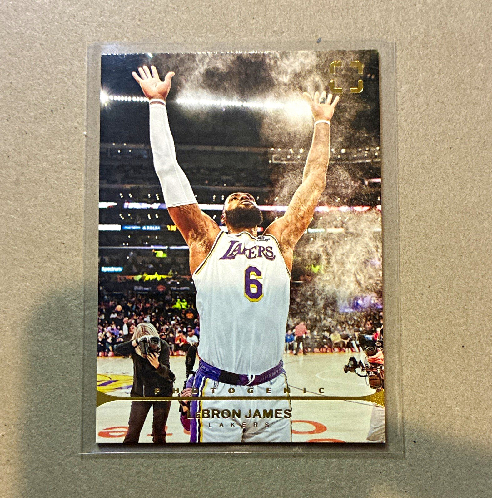 Panini 2021-22 Photogenic LeBron James #4 Los Angeles Lakers Base Set Panini 2021-22 Photogenic LeBron James #4 Los Angeles Lakers Base Set