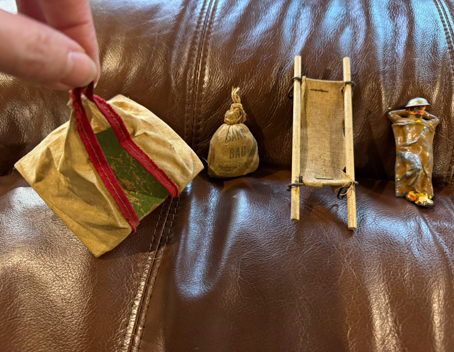 Vintage 1930s Lead Soldier Lot – Stretcher, Pup Tent, Sandbag USA Vintage 1930s Lead Soldier Lot – Stretcher, Pup Tent, Sandbag USA