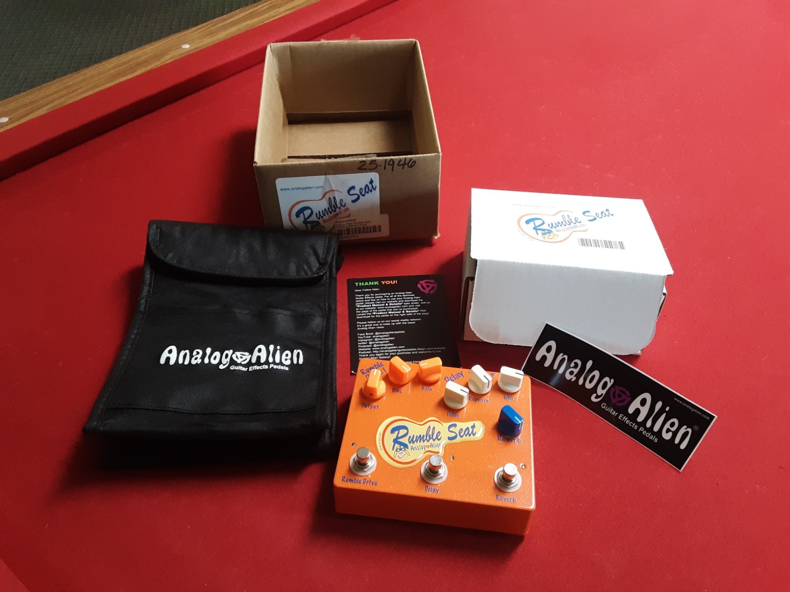Excellent in box Analog Alien Rumble Seat Overdrive / Delay / Reverb Pedal Excellent in box Analog Alien Rumble Seat Overdrive / Delay / Reverb Pedal