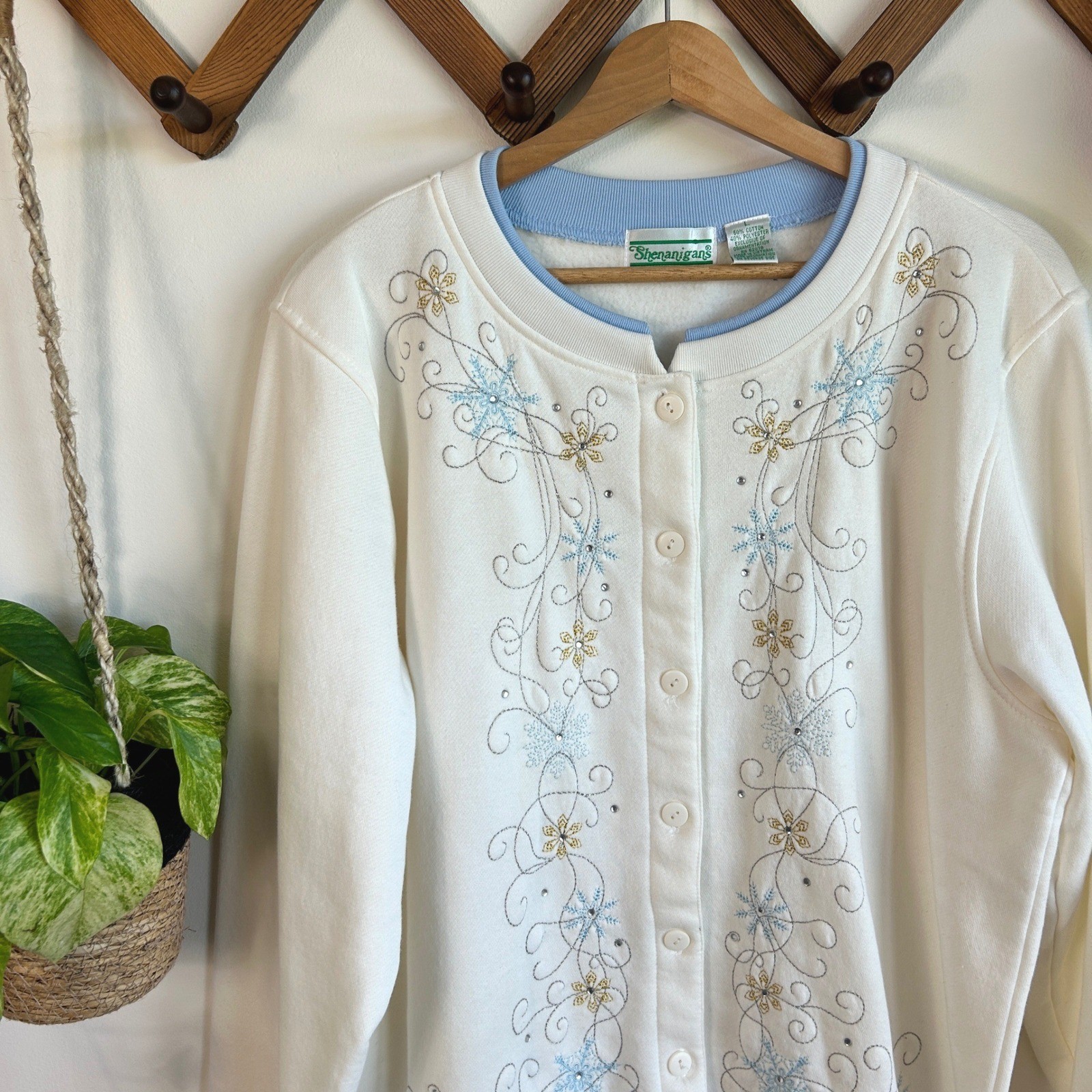 Vintage Shenanigans Cream Snowflake Embroidered Sweater Grandma Cottagecore L