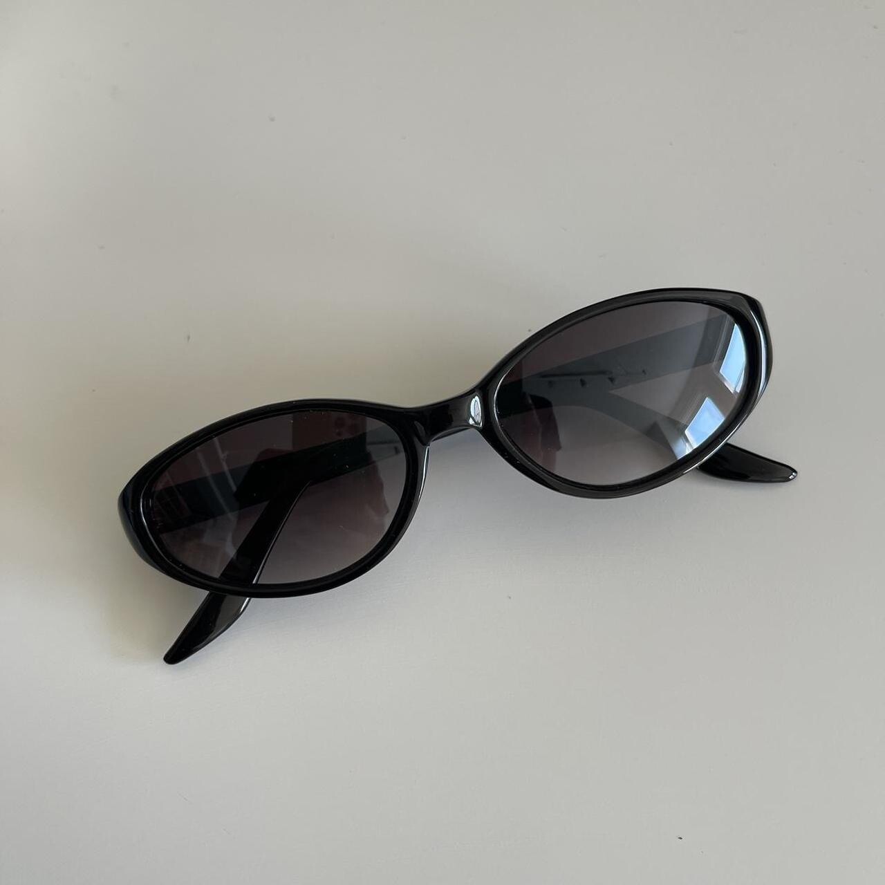 Authentic New Vintage women's 90s Mini black oval sunglasses Authentic New Vintage women's 90s Mini black oval sunglasses