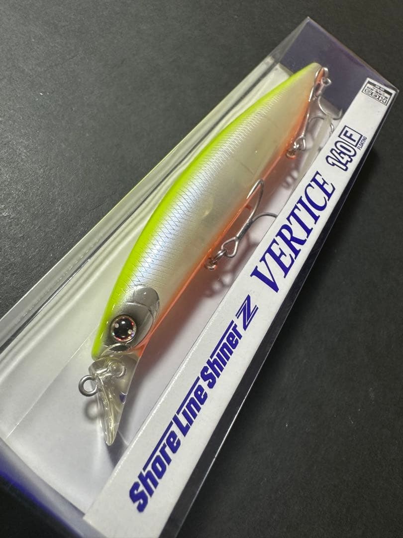 Daiwa Shoreline Shiner Z Burtis 140F Pearl Chartback New Unused