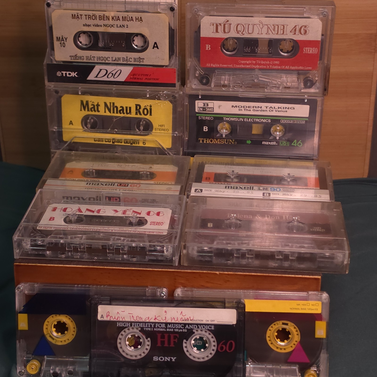 Vintage Vietnamese Cassette Tape Lot 10 Ngoc Lan Tu Quynh Hoang Yen 1985-92