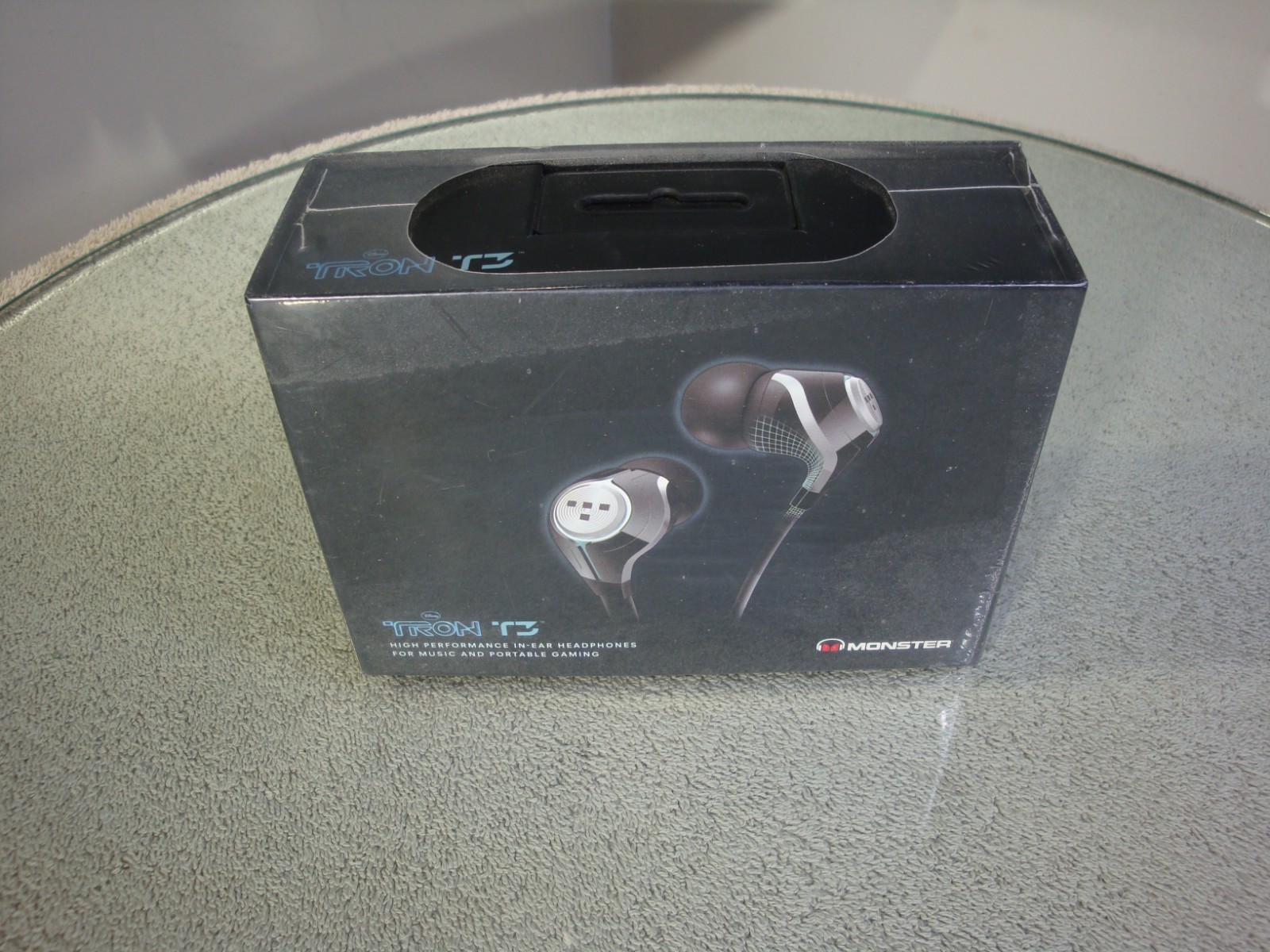 Monster Disney Tron Legacy T3 In Ear Headphones NEW SEALED Monster Disney Tron Legacy T3 In Ear Headphones NEW SEALED