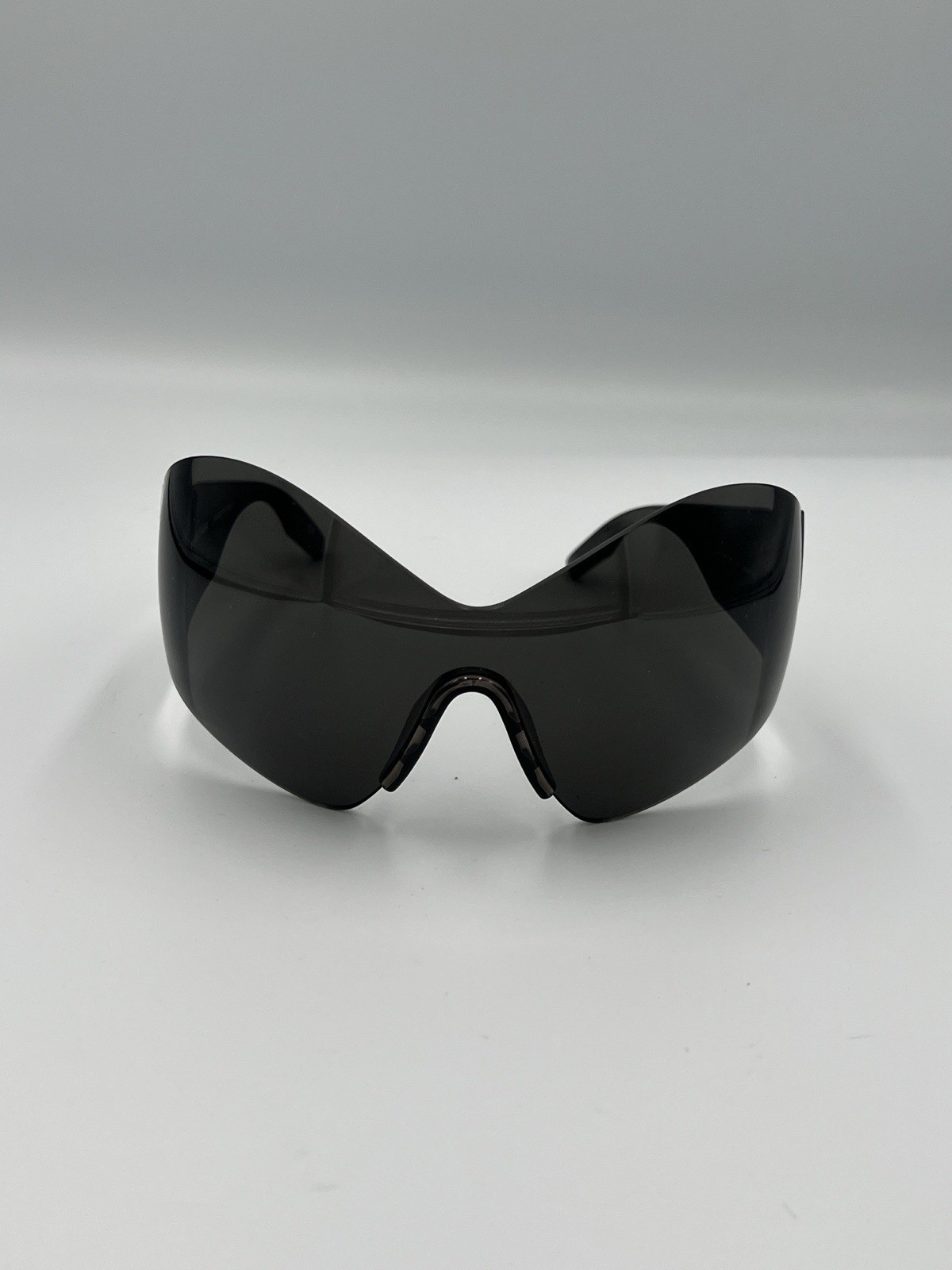 BALENCIAGA OVERSIZED SHIELD SUNGLASSES - EXTREME COLLECTION BB0180S 001