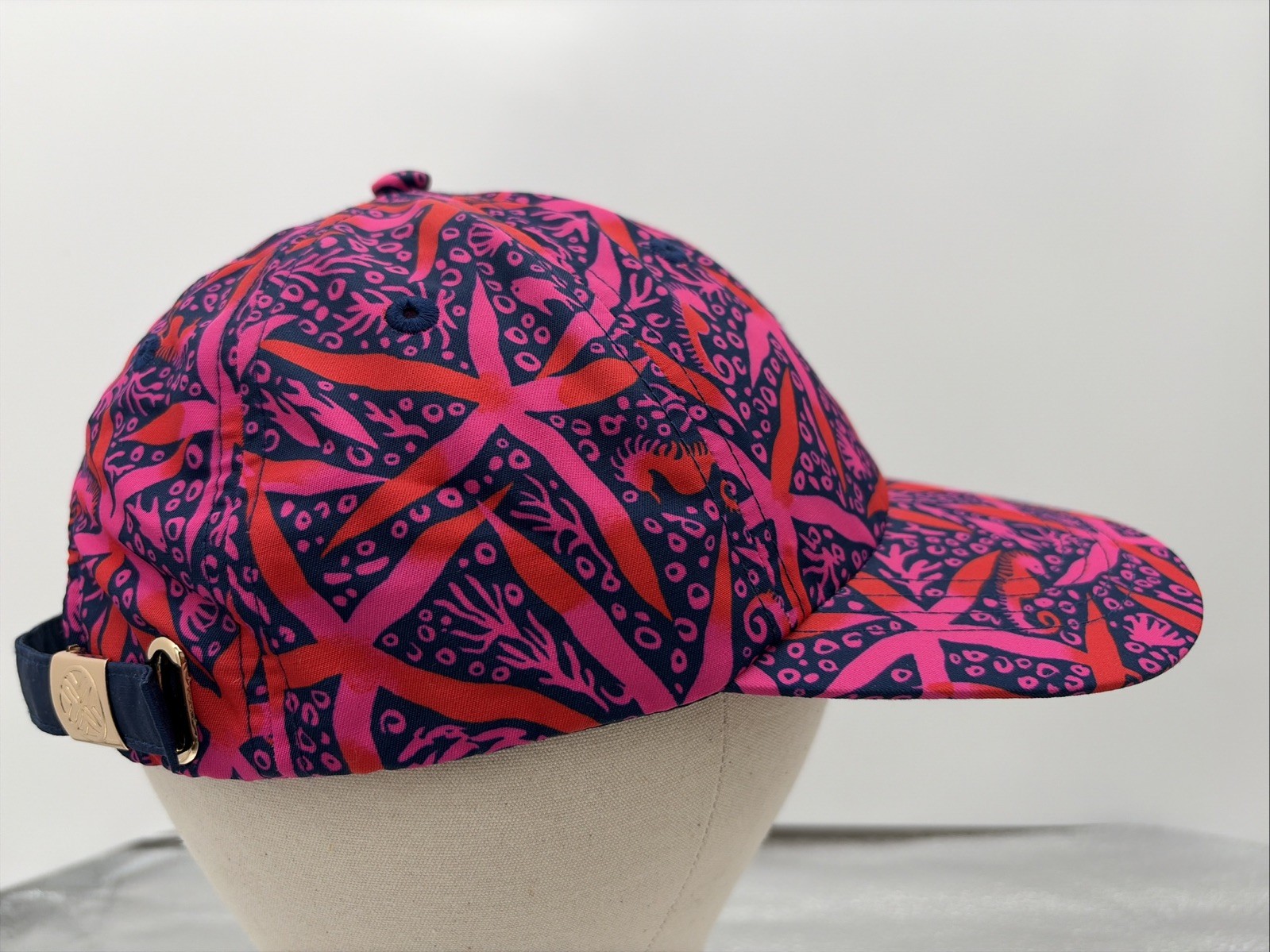 Lilly Pulitzer Run Around Hat In Passion Fruit Pink Star Searching EUC Women’s