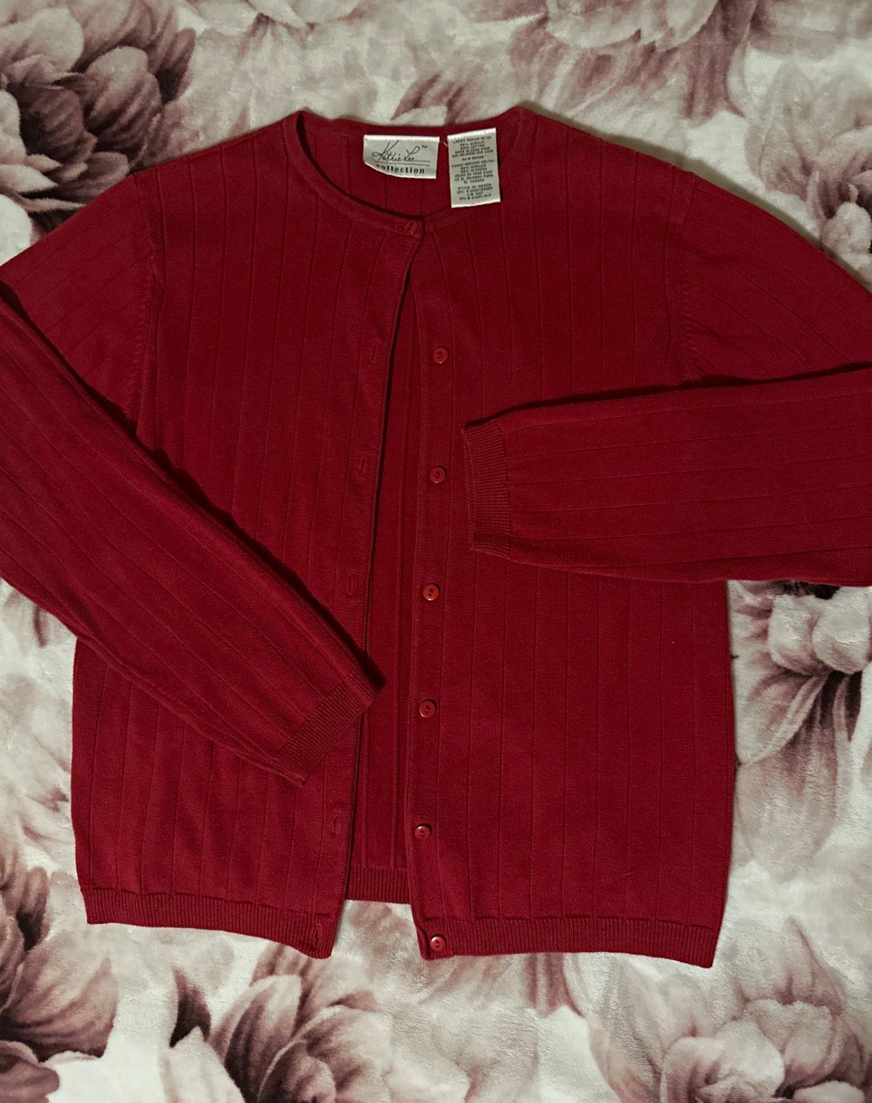 Vintage Kathie Lee Women\'s Red Solid Knit Button Front Sweater Vintage Kathie Lee Women\'s Red Solid Knit Button Front Sweater