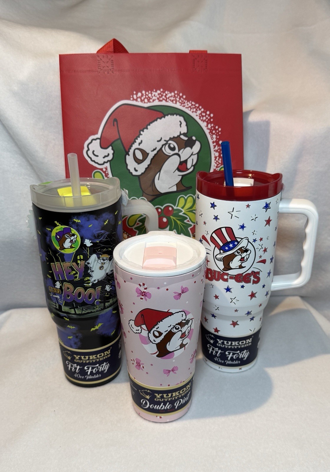 Buc-ee’s Holiday Print Glow-in-the-dark Yukon Tumbler Bundle.  SHIPS TODAY