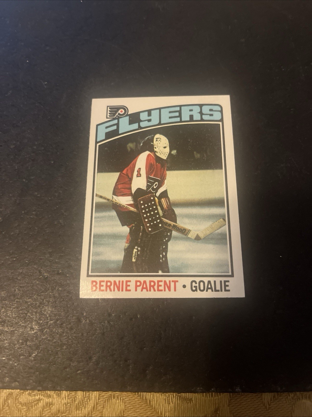 1976-77 Topps Bernie Parent (HOF) #10 - Philadelphia Flyers - Nm