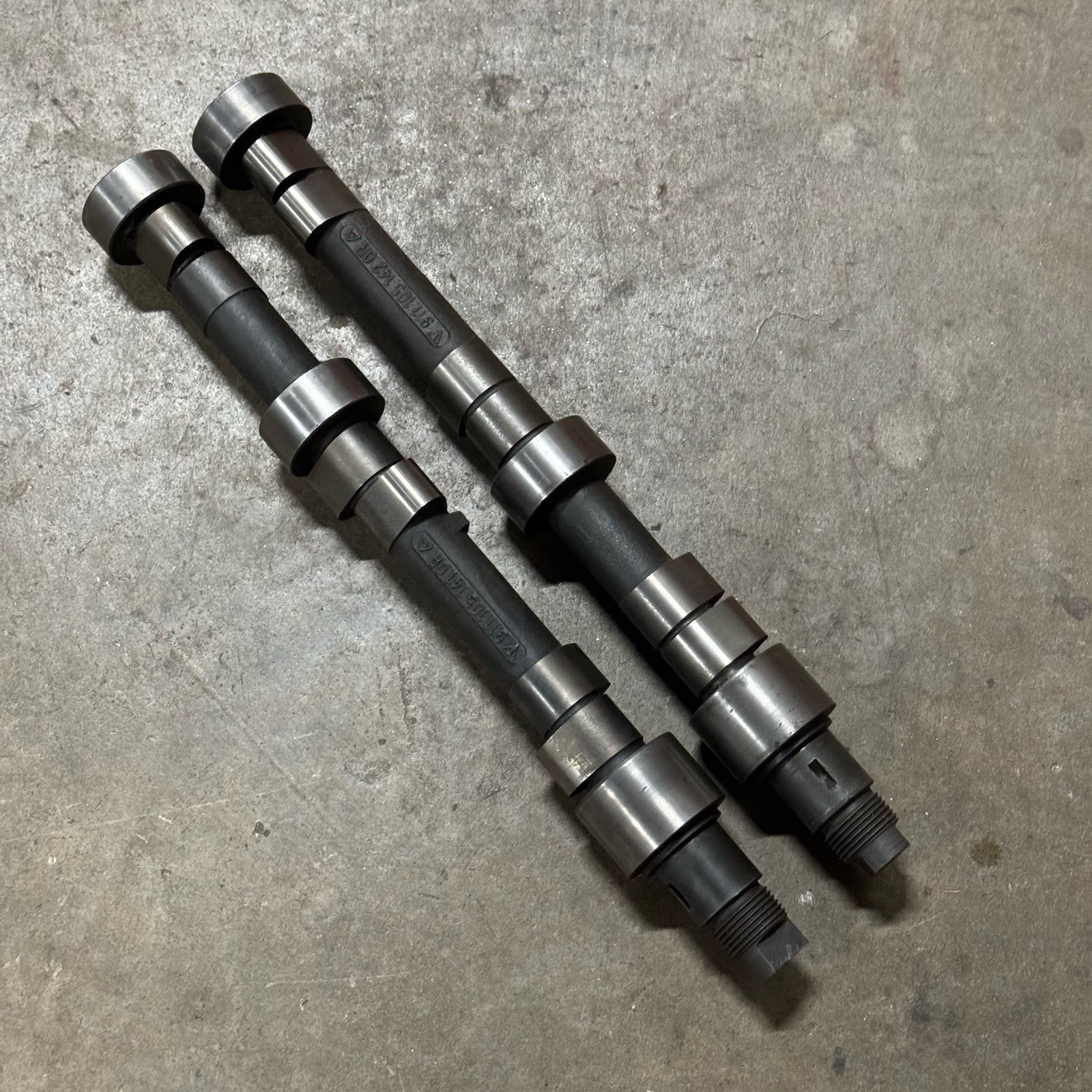 1974-1977 Porsche 911 2.7L Camshaft Pair CAM SHAFT SET Left & Right 1974-1977 Porsche 911 2.7L Camshaft Pair CAM SHAFT SET Left & Right
