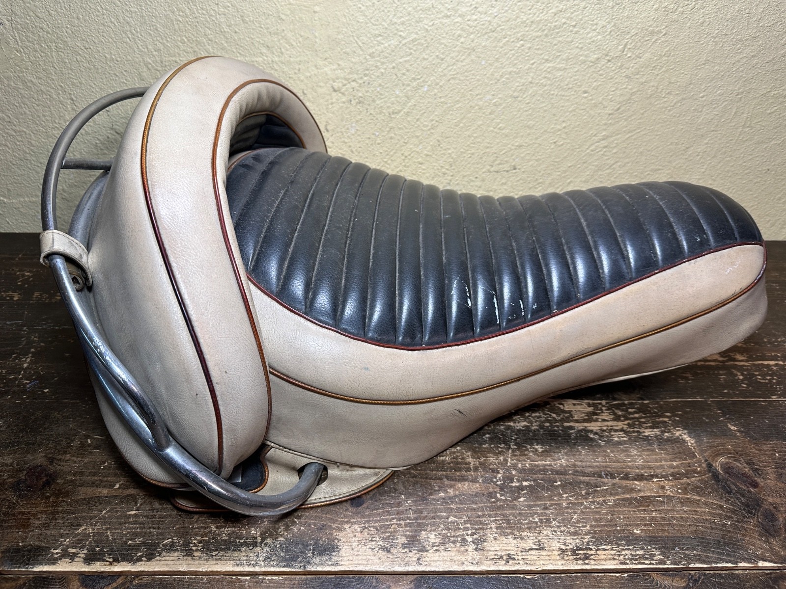 Vintage Motorcycle Buddy Seat Harley Davidson Style Dual Seat Grab Rail
