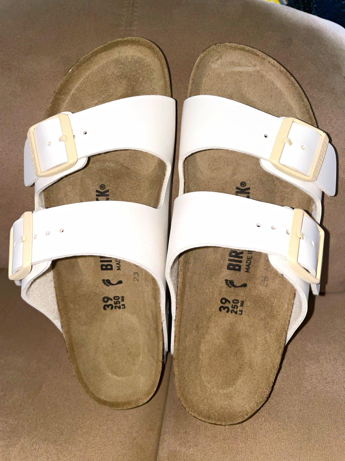 Birkenstock Arizona Eggshell/Off White Sandals Women\'s EU 39 Birkenstock Arizona Eggshell/Off White Sandals Women\'s EU 39