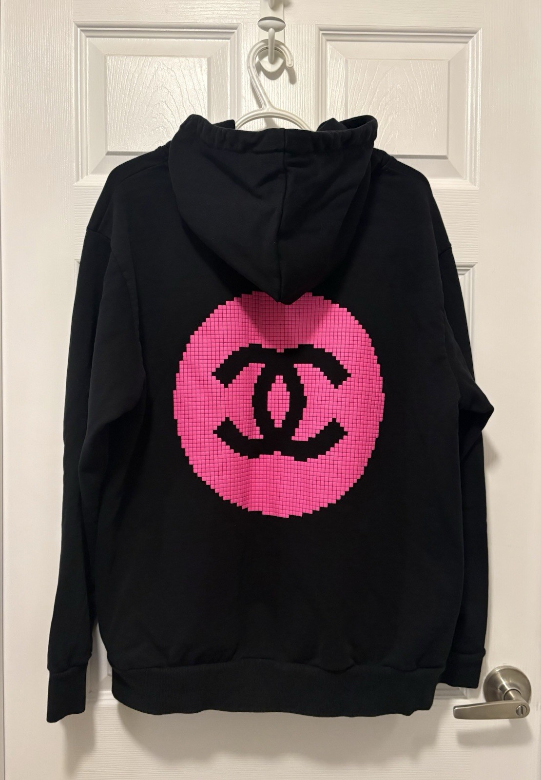 CHANEL Coco Game Center Pink Noir Pixel Hoodie Sweatshirt 19/SS CC Logo CHANEL Coco Game Center Pink Noir Pixel Hoodie Sweatshirt 19/SS CC Logo