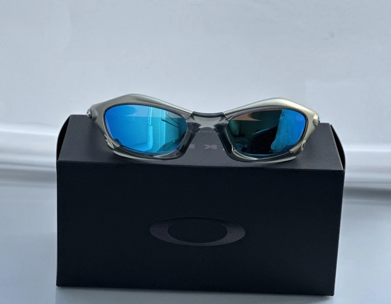 Oakley Splice Polarized Y2K Sunglasses Gray Smoke Frame Iridium Blue Lenses Oakley Splice Polarized Y2K Sunglasses Gray Smoke Frame Iridium Blue Lenses