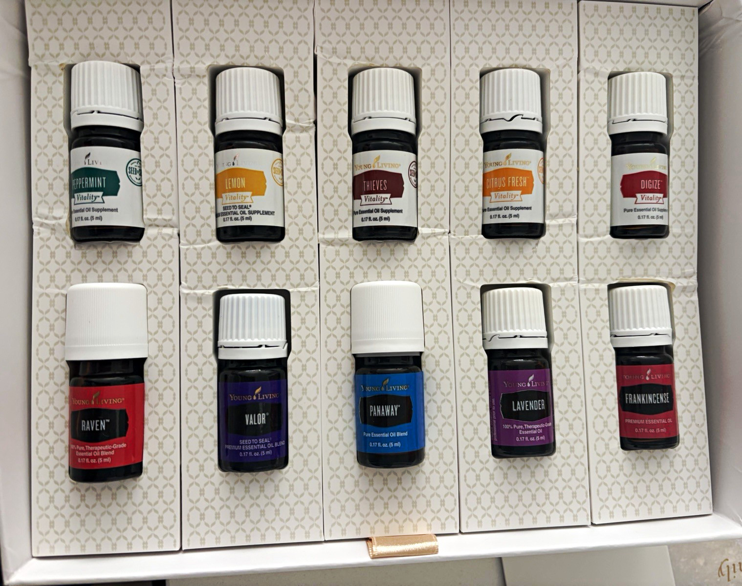 Young Living Premium Starter Kit 10 x 5ml Essential Oils Young Living Premium Starter Kit 10 x 5ml Essential Oils