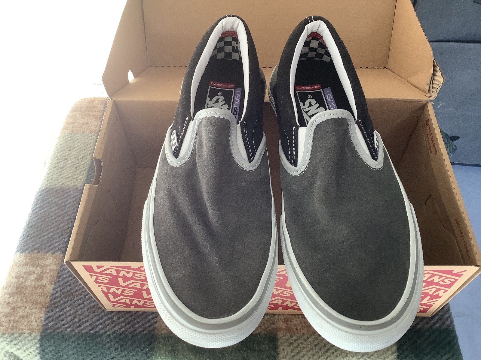 Size 9 -Mens Vans Authentic New In Box/Old School Size 9 -Mens Vans Authentic New In Box/Old School