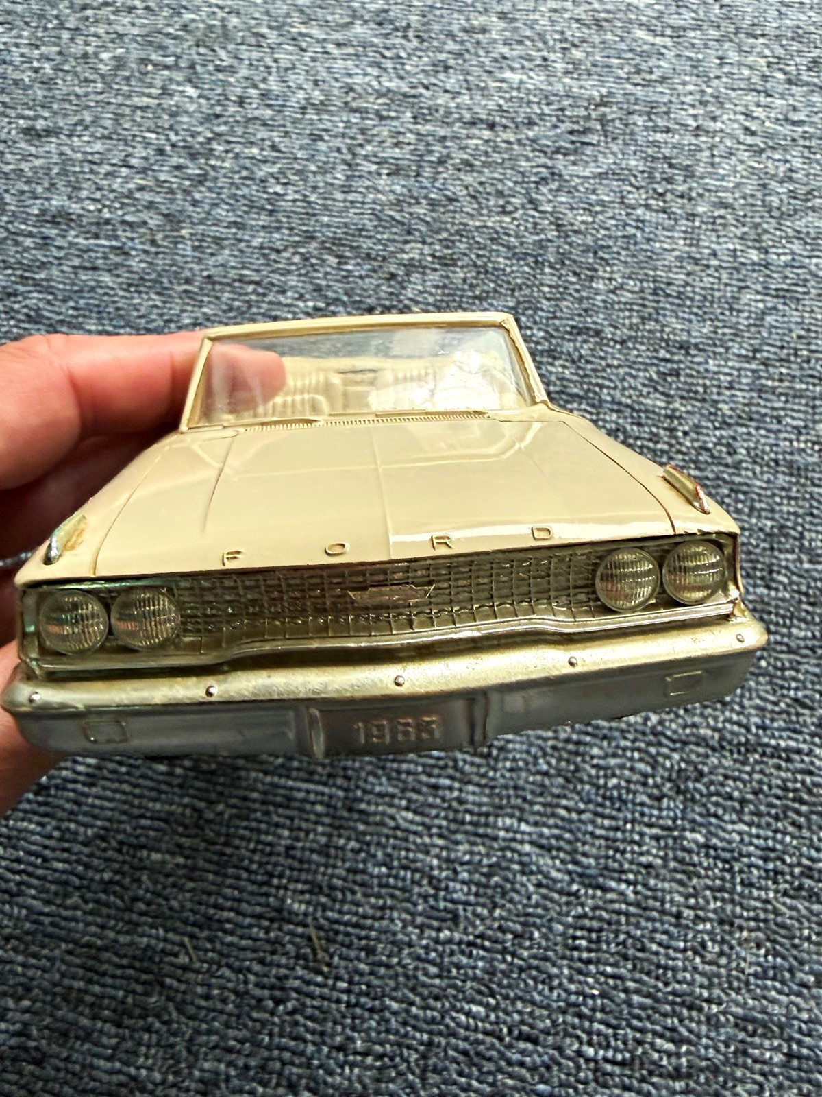 AMT 1:25 1963 Ford Galaxie Convertible - Plastic Beige, Trophy, Vintage 8-11