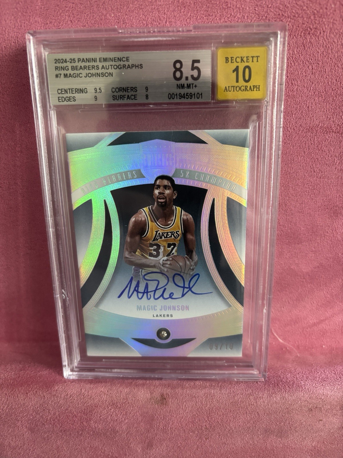 2024-25 Panini Eminence Magic Johnson Auto Ring Bearers /10 BGS 8.5 Auto 10 2024-25 Panini Eminence Magic Johnson Auto Ring Bearers /10 BGS 8.5 Auto 10