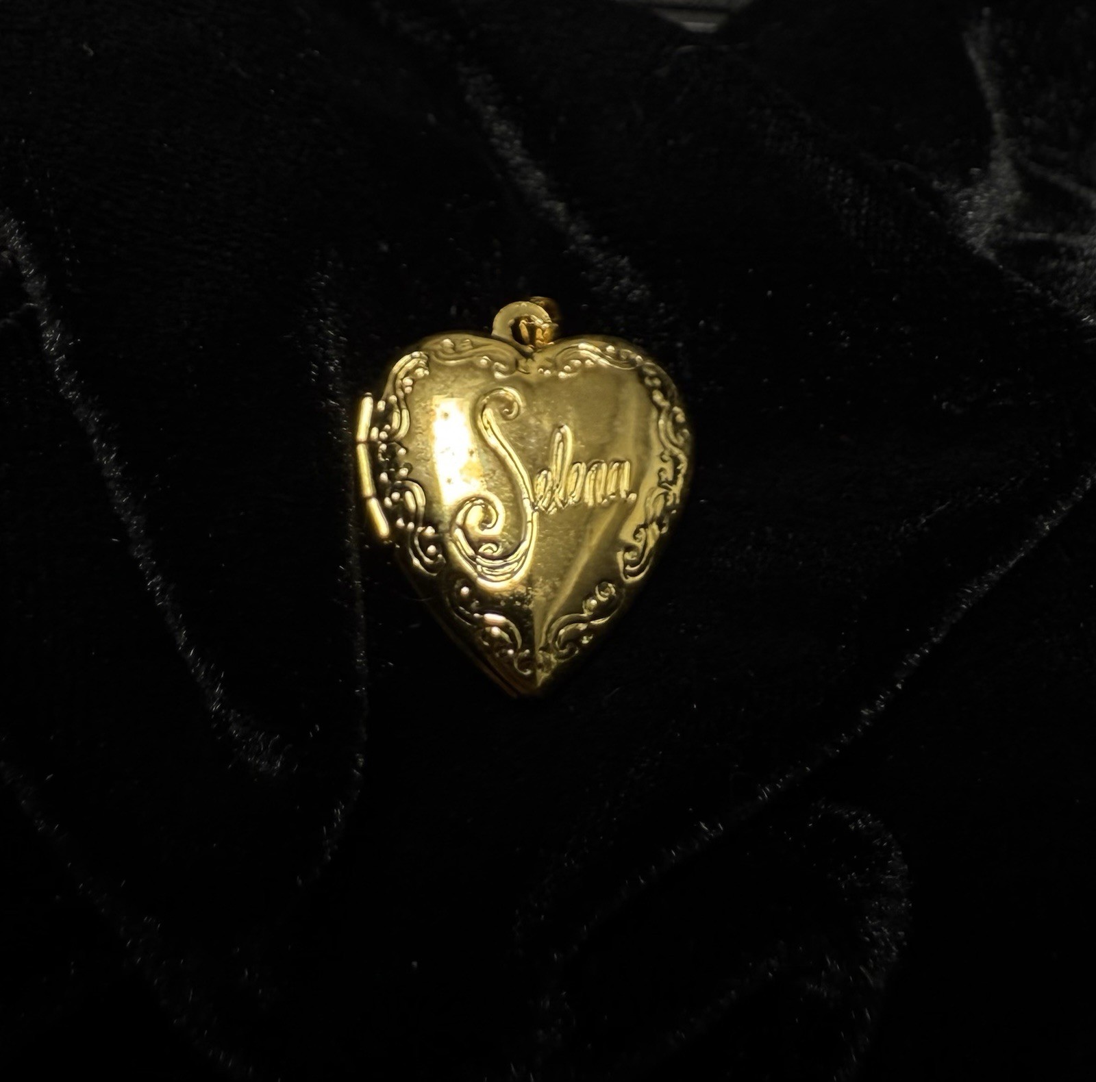 SELENA QUINTANILLA RARE HEART LOCKET SELENA QUINTANILLA RARE HEART LOCKET